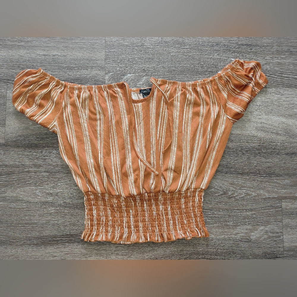 Rue21 Women's Tan Off-Shoulder Top